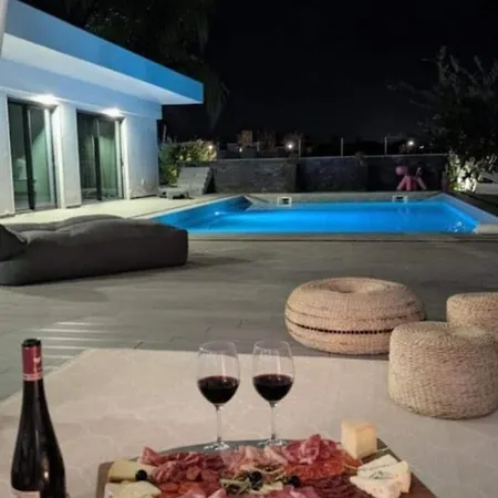 Exceptional Villa Quelfes